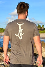 Load image into Gallery viewer, Cudjoe Cotton with White Sword Design

